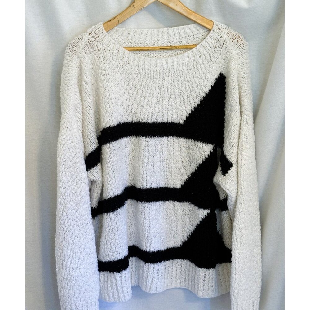 White Unbranded Women's Pullover Sweater w/Black Geometric Pattern XXL